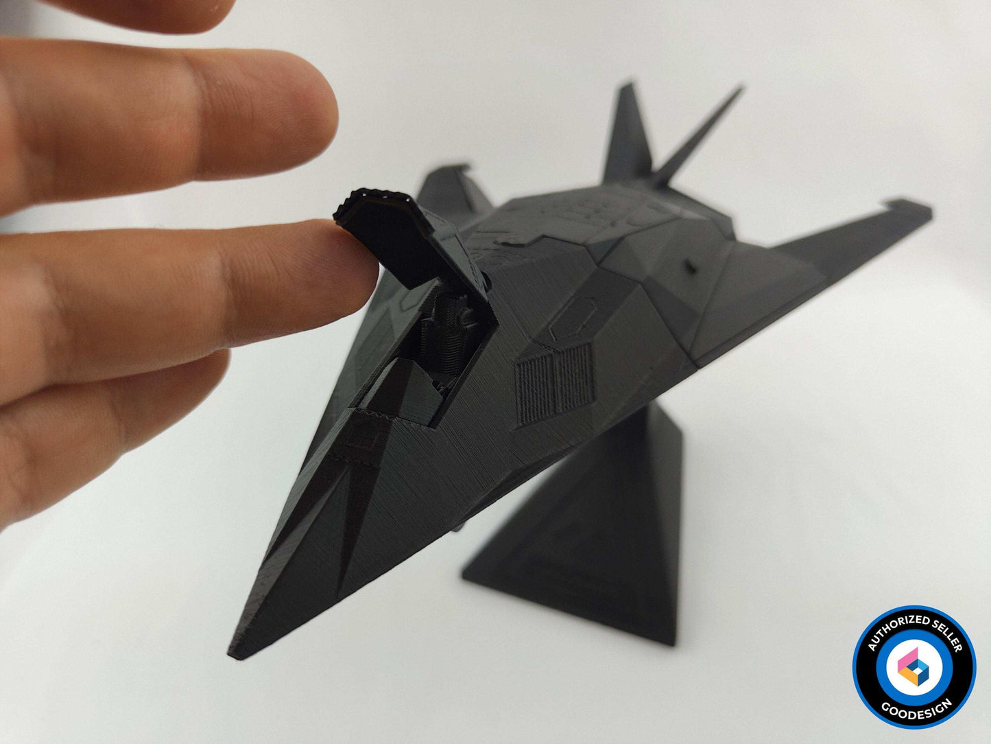 3D Printed F-117 Nighthawk Model: 1/72 Scale Stealth Fighter Replica - 3DEvricPrinting