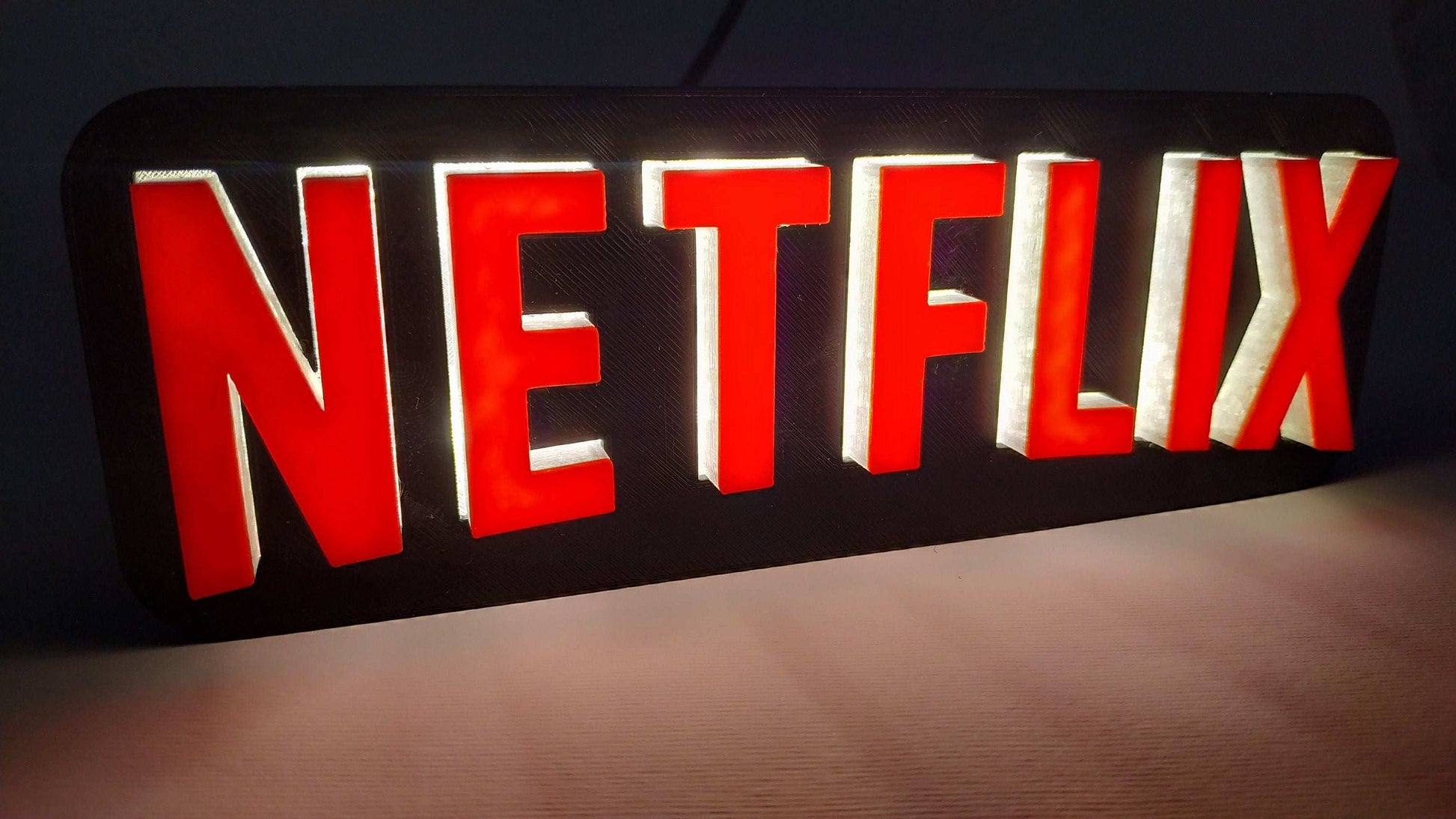 3D Printed Netflix LED Lamp: Backlit Retro Table Light - 3DEvricPrinting