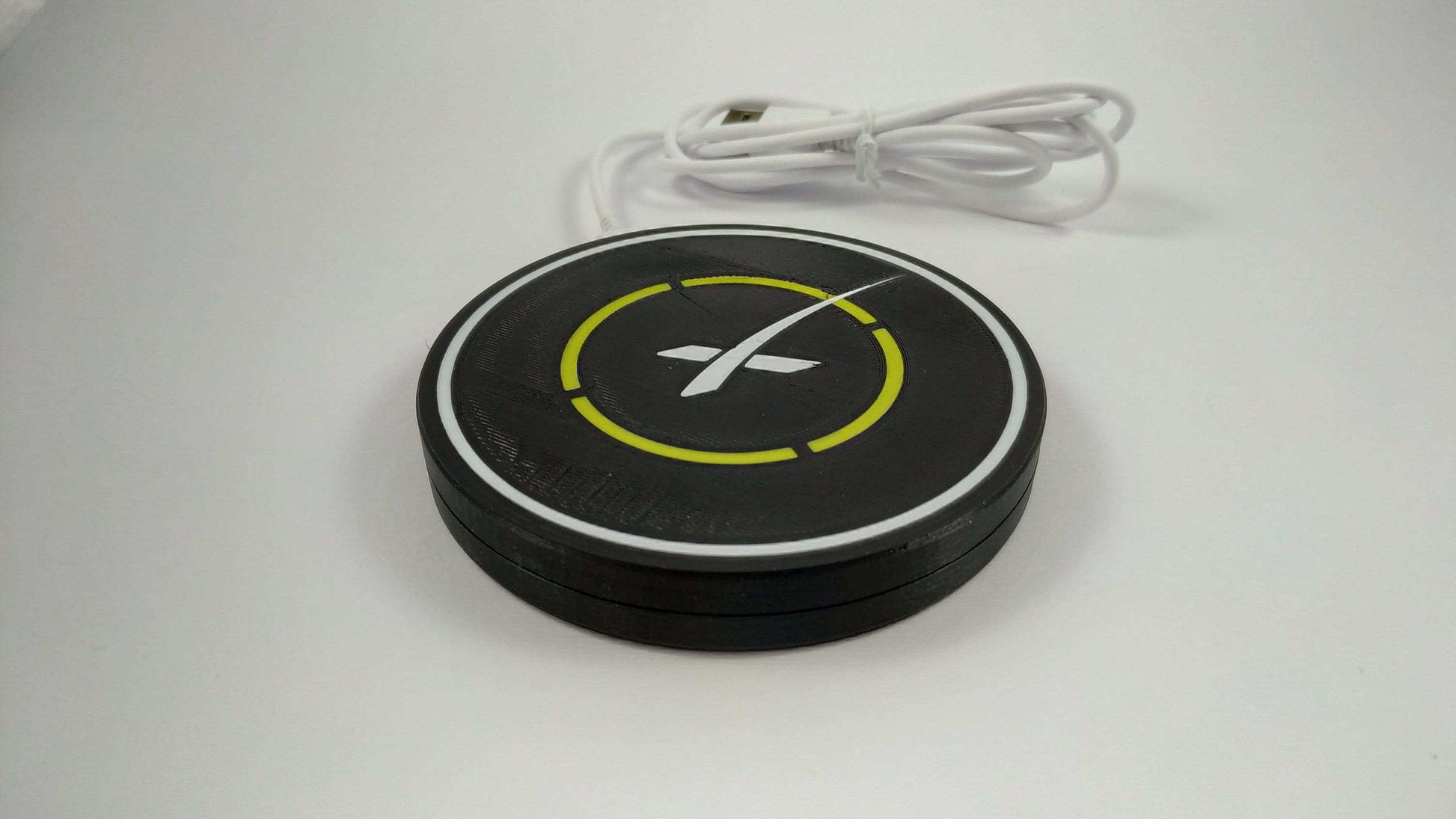 SpaceX Landing Pad Qi Wireless Charger with Anti Slip Rubber Feet 3D Printed - 3DEvricPrinting