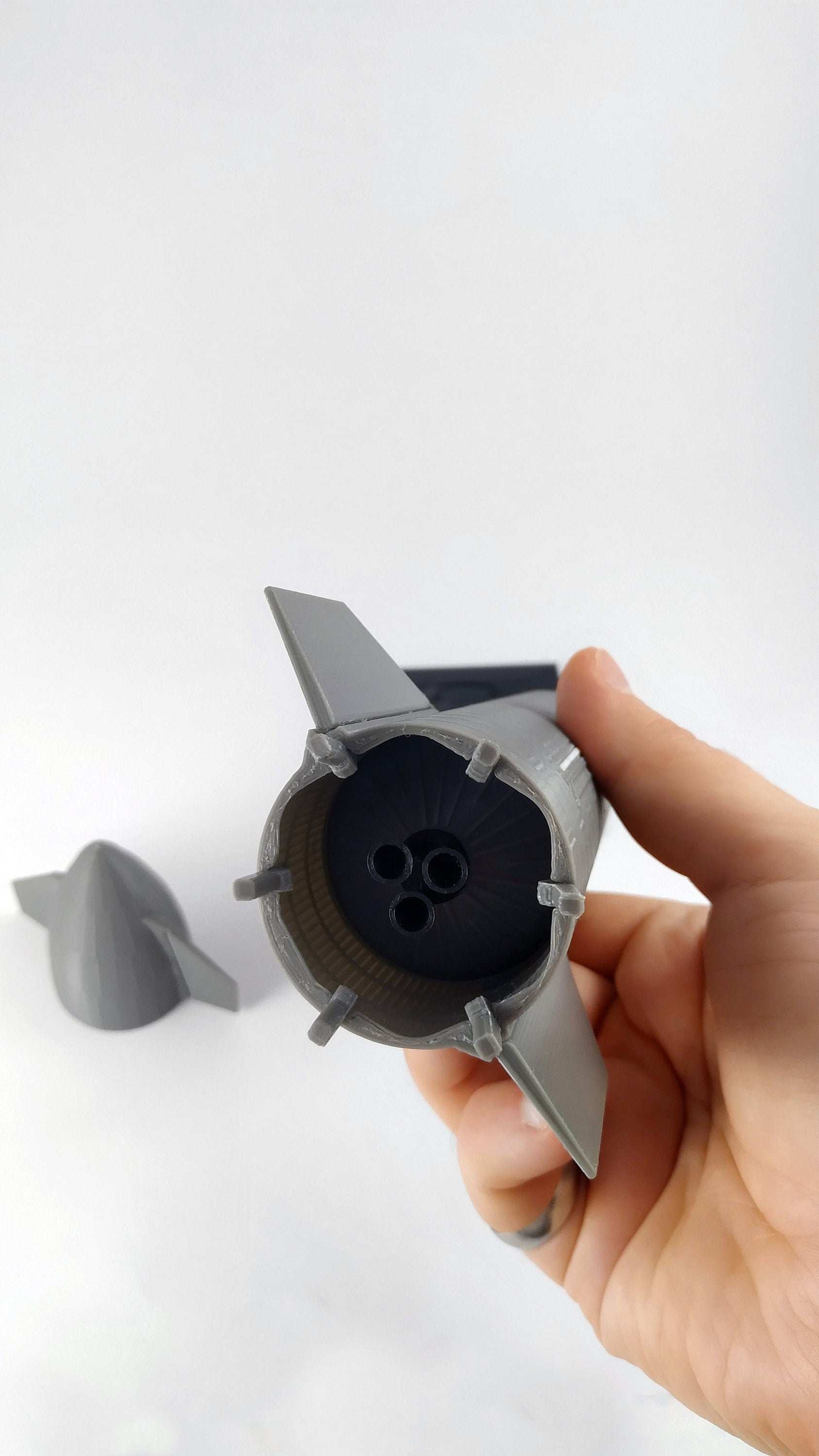 SpaceX Starship SN9 Rocket Model – 1:200 Scale Highly Detailed Collectible with Display Stand - 3DEvricPrinting