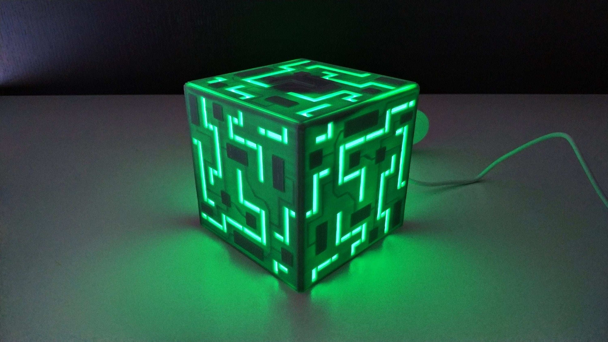 The Alien Cube Multicolor LED USB Table Lamp 3D Printed - 3DEvricPrinting