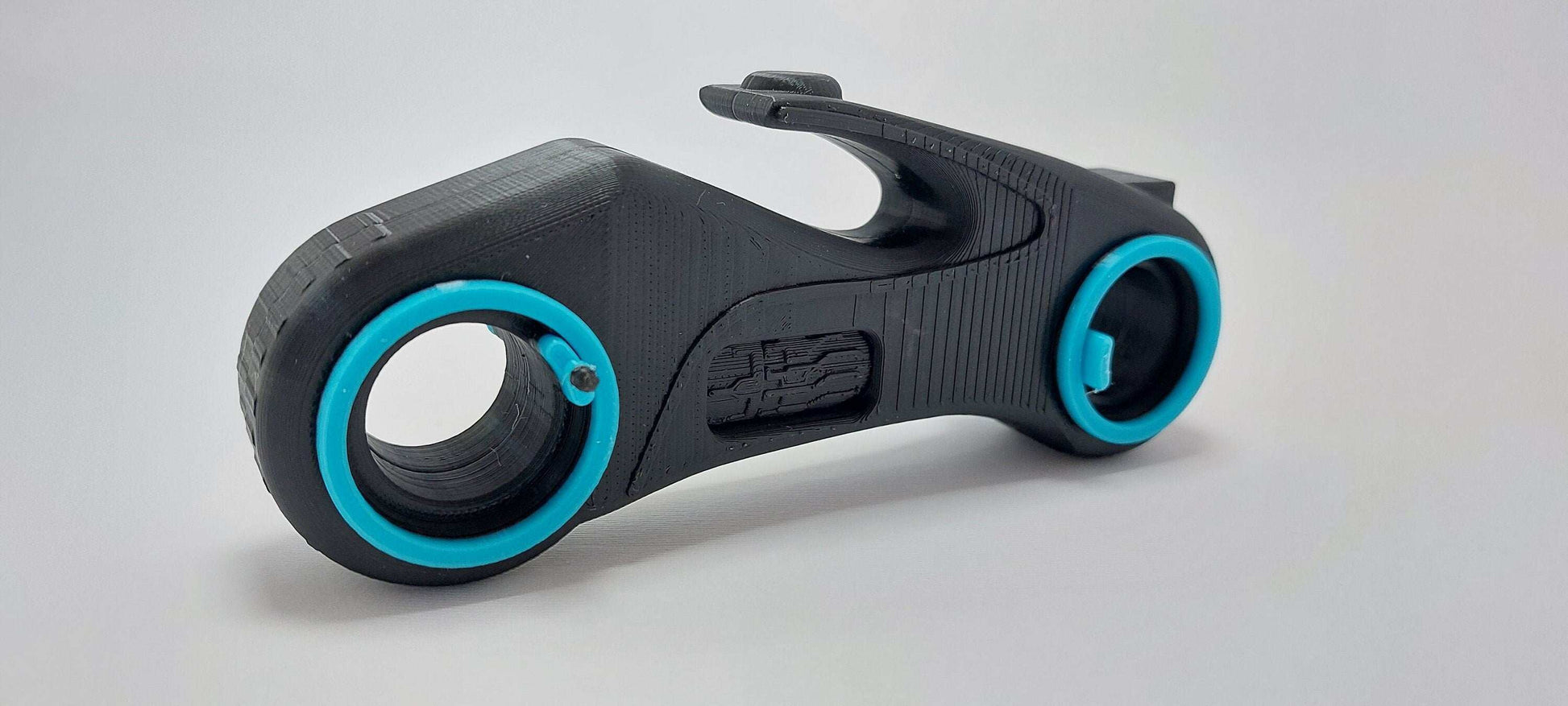 Tron Legacy Light Cycle 3D Printed Model – 5th Generation Dual Color Sci-Fi Motorcycle Replica - 3DEvricPrinting