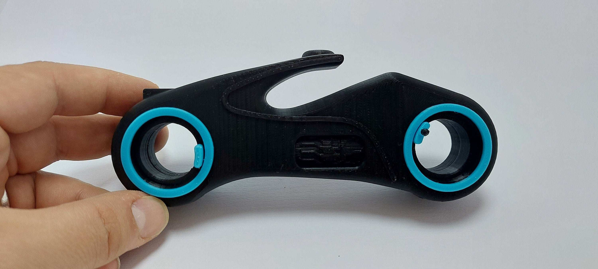 Tron Legacy Light Cycle 3D Printed Model – 5th Generation Dual Color Sci-Fi Motorcycle Replica - 3DEvricPrinting