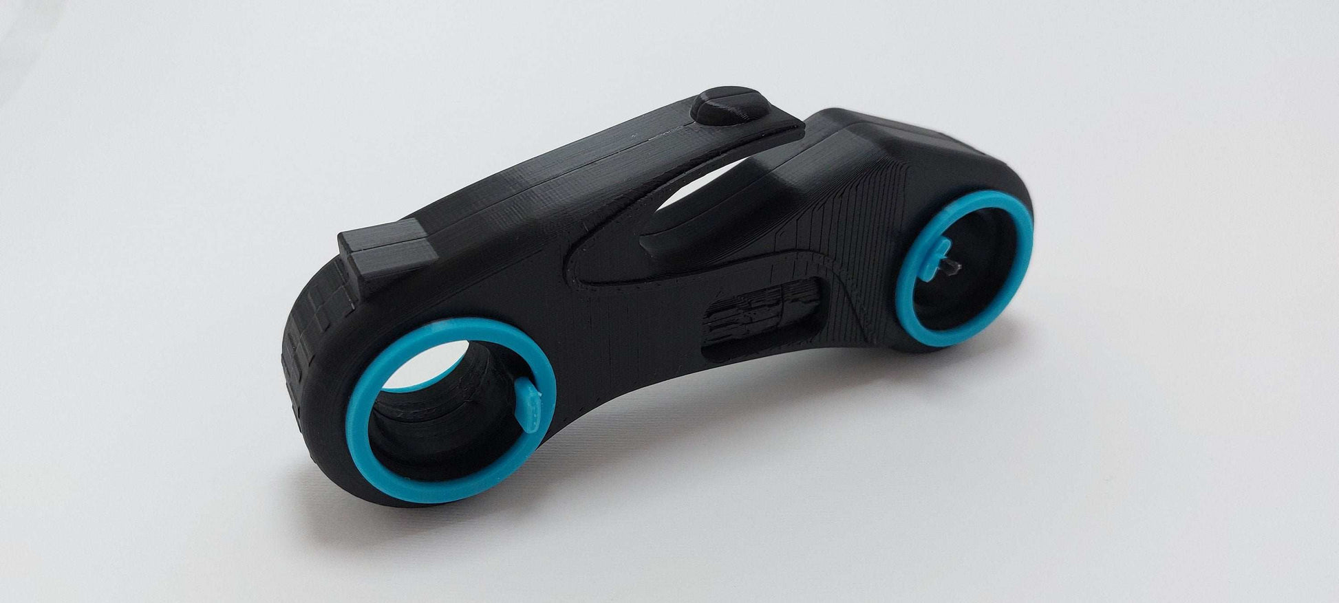 Tron Legacy Light Cycle 3D Printed Model – 5th Generation Dual Color Sci-Fi Motorcycle Replica - 3DEvricPrinting