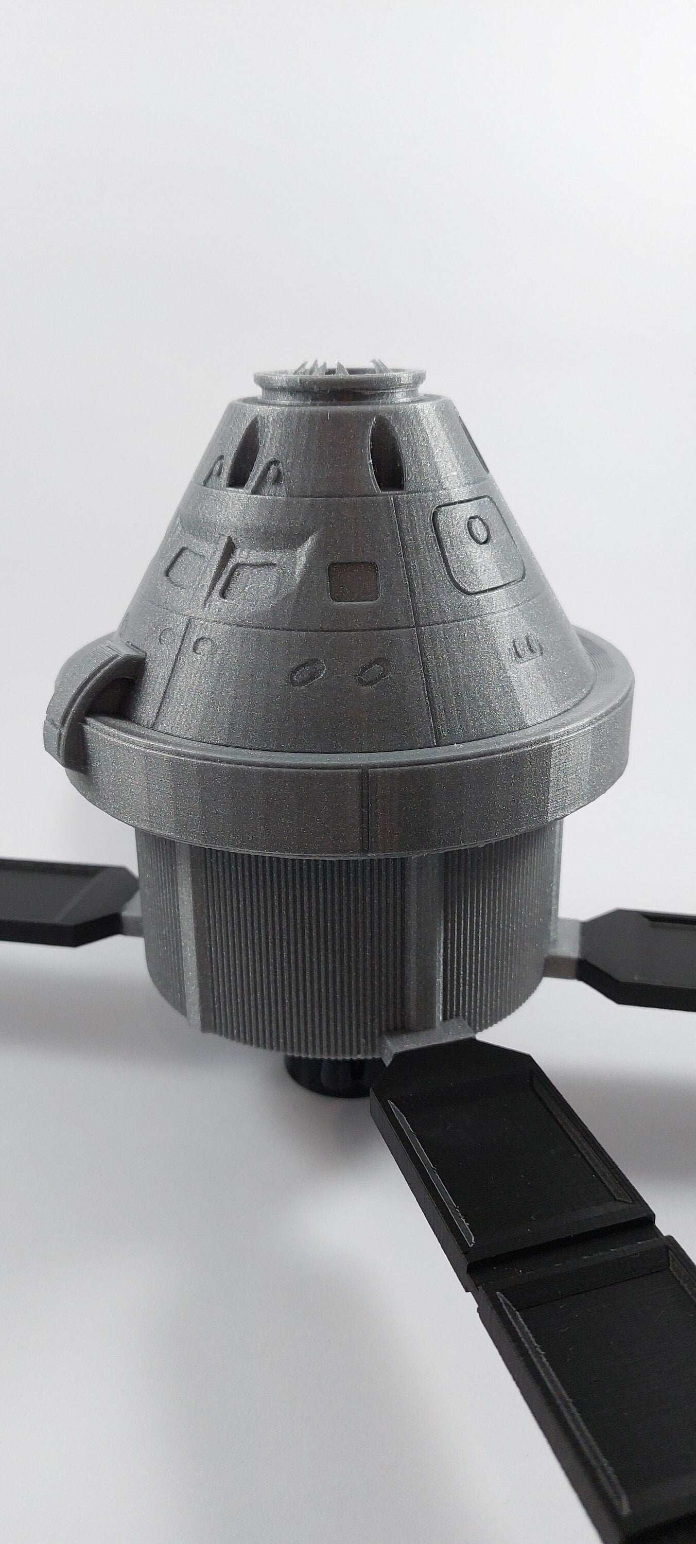 Orion Spacecraft Artemis 1 Model 1:48 Scale – Detailed NASA Collectible with Removable Solar Panels - 3DEvricPrinting