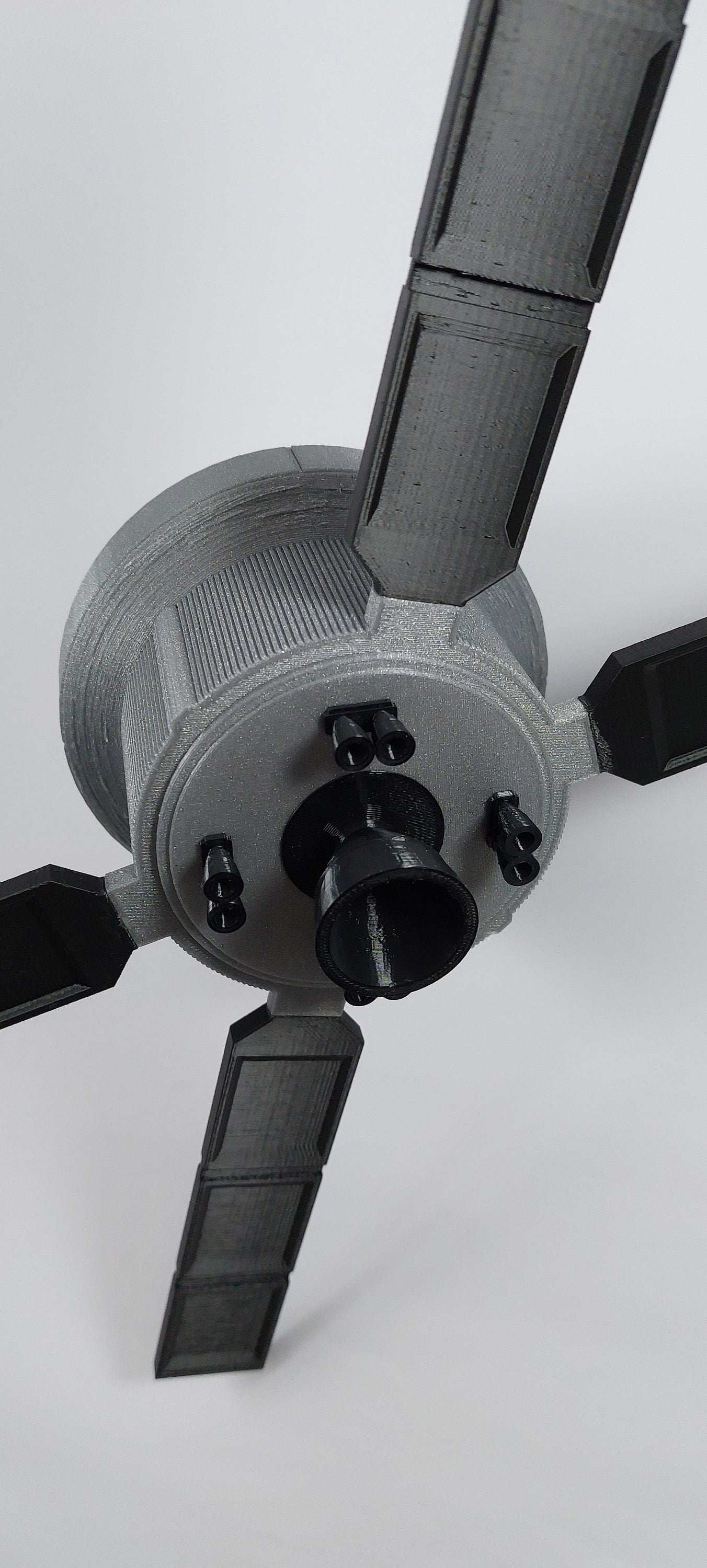 Orion Spacecraft Artemis 1 Model 1:48 Scale – Detailed NASA Collectible with Removable Solar Panels - 3DEvricPrinting